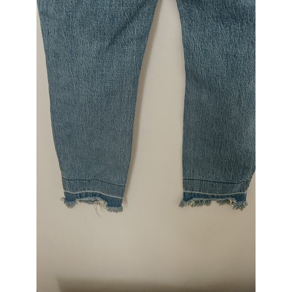 Abercrombie & Fitch The Mom High Rise Jeans Distressed Raw Hem Size 27/4R - Picture 6 of 7
